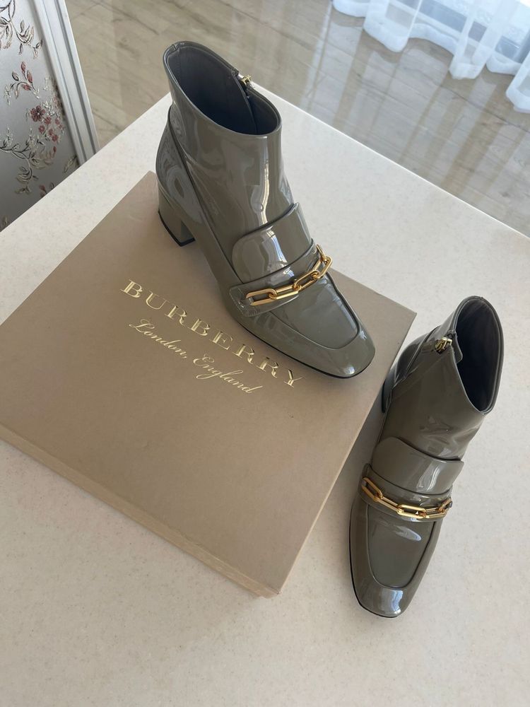 Продам обувь Burberry