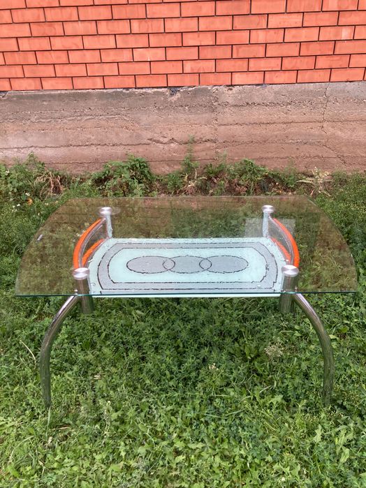 Стол ,подставкаа