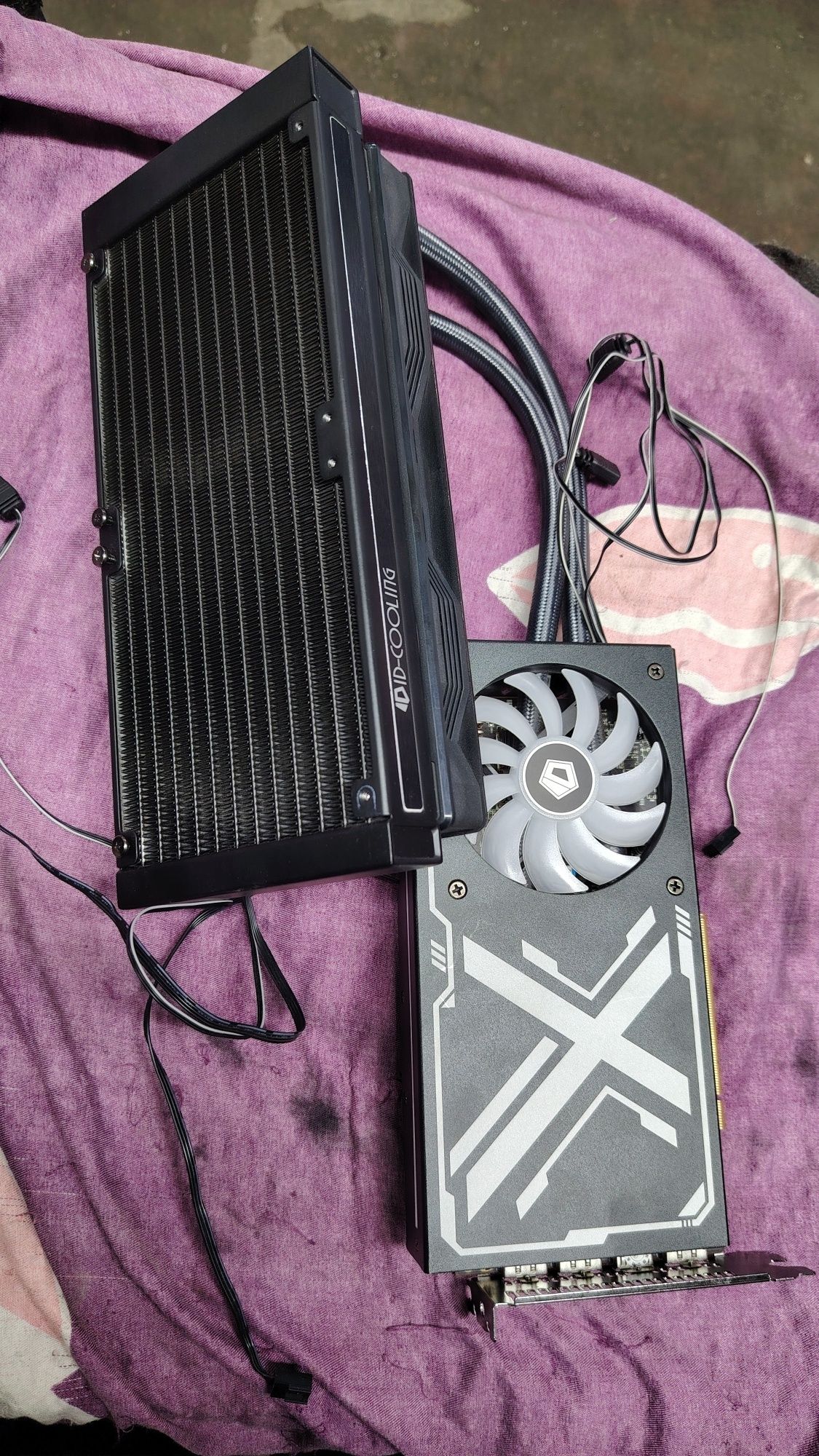 Продам XFX Radeon RX 5700 XT