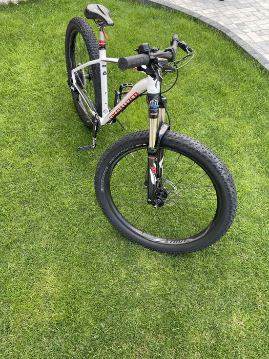 Bicicleta specialized fuse roti 27,5 frane hidraulice disk