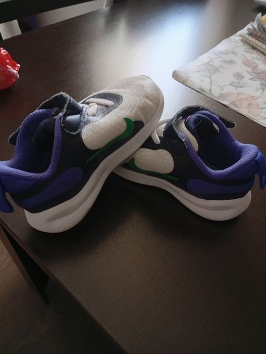 Nike revolution 7  23.5