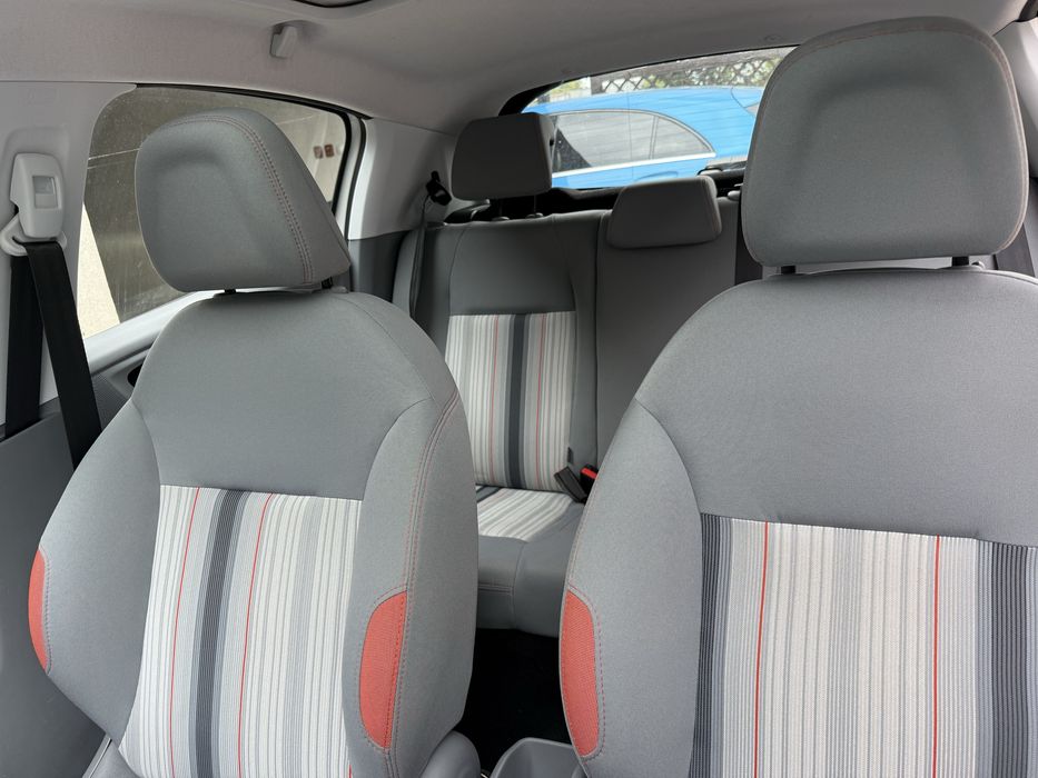 Peugeot 208 panoramic