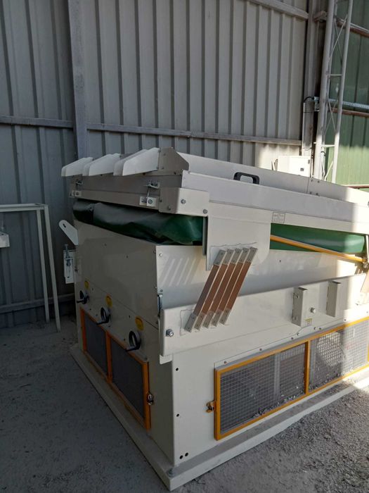 Mașină de curățat semințe / Destoner