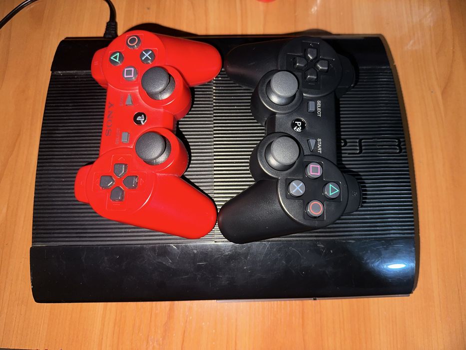 Ps3 super slim 500 GB игр 2 джойстика+25-30 игр