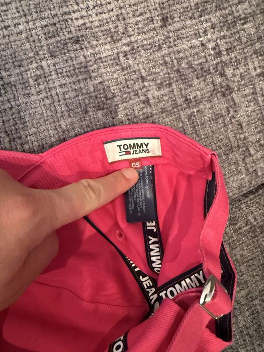 Sapca Tommy Jeans One size Ca Noua Pret : 49 lei