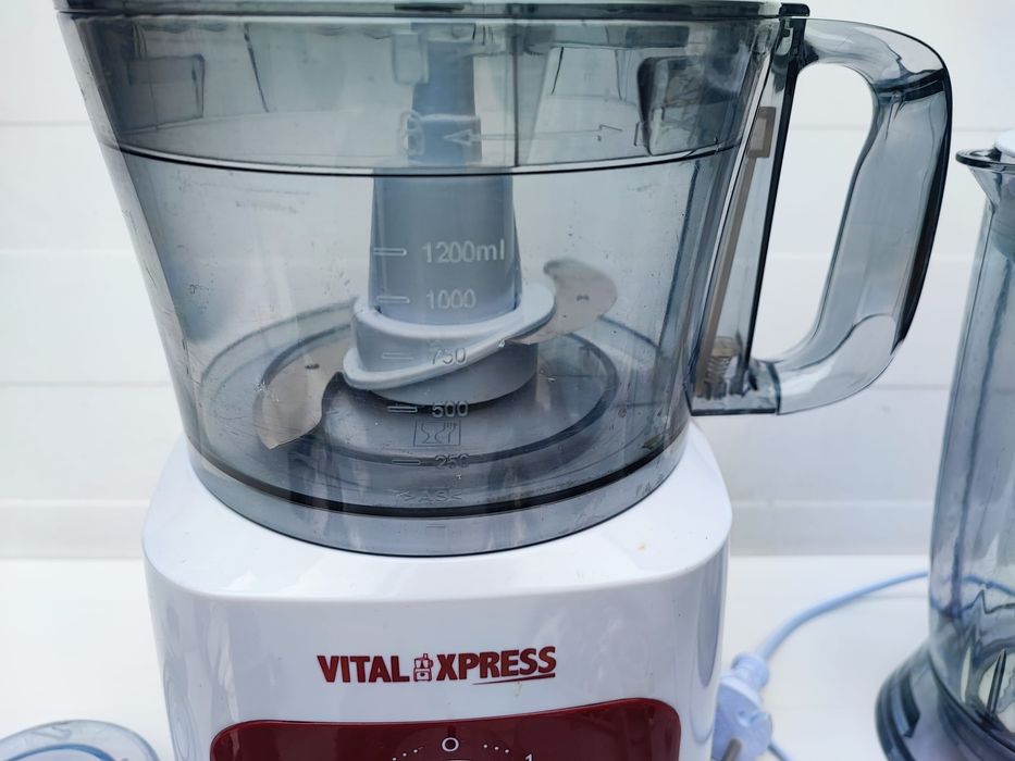 Robot de bucatarie multiprocesor Vital Xpress pentru procesarea alimen