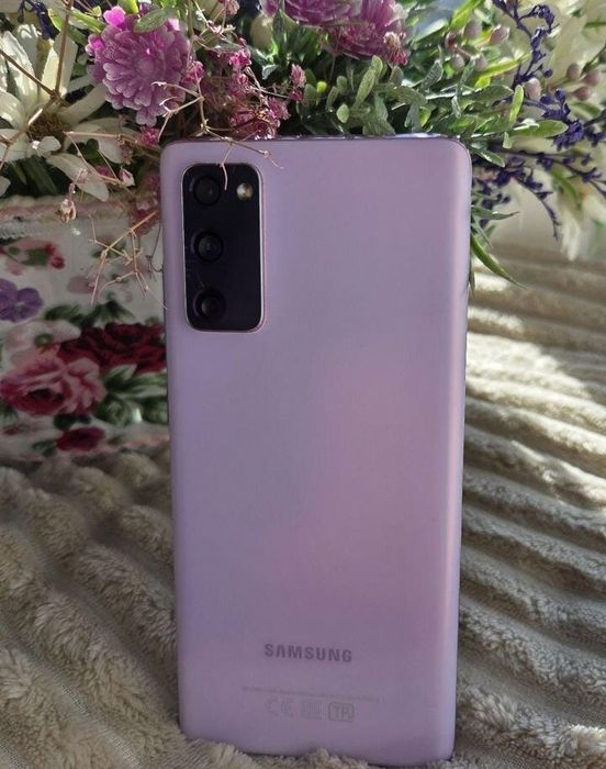 Продам или обменяю S20 FE в хорошем состоянии