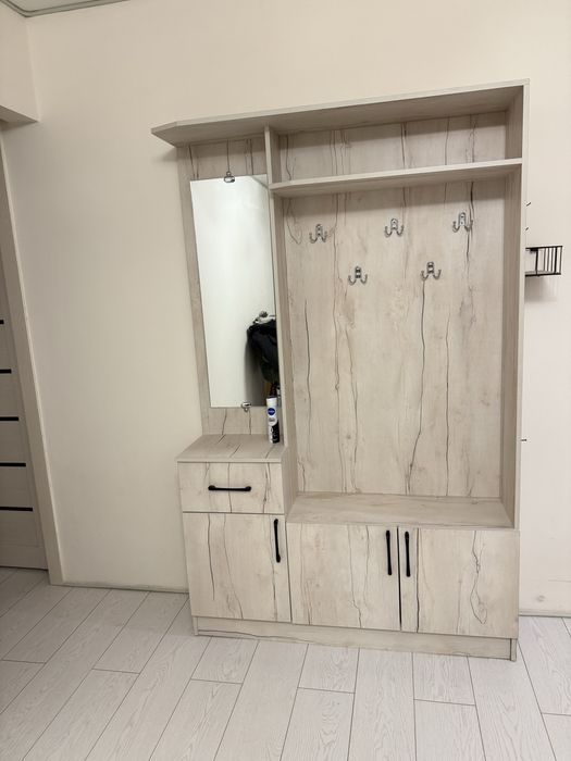 Продам шкаф для прихожей