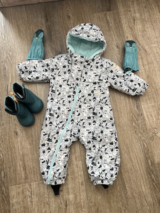 Salopeta de iarna/ combinezon + manusi + cizme Decathlon