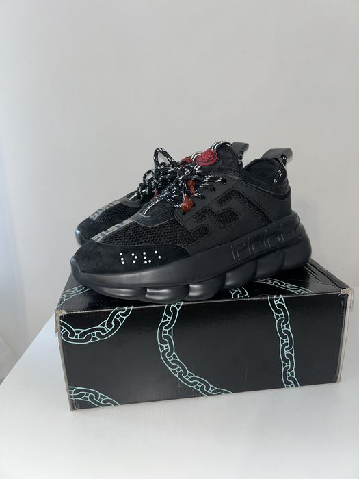 Versace chain reaction