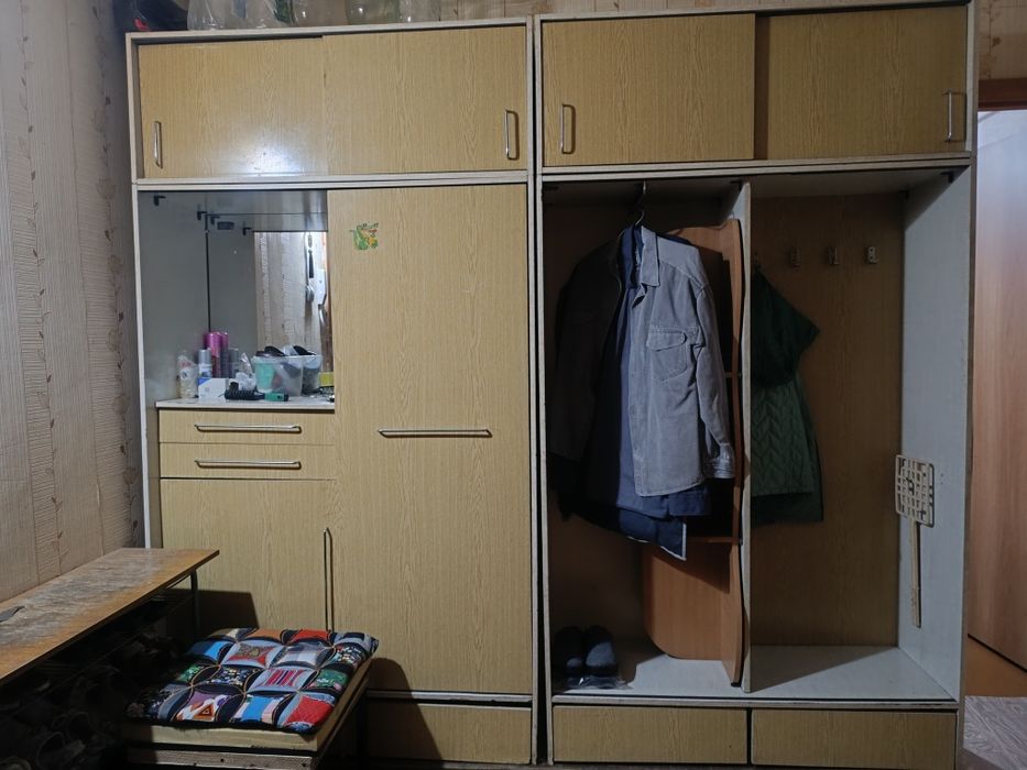 Продам прихожую б/у.