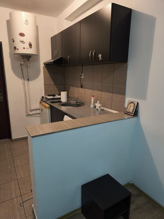 Închiriez garsonieră strada Comuna din Paris