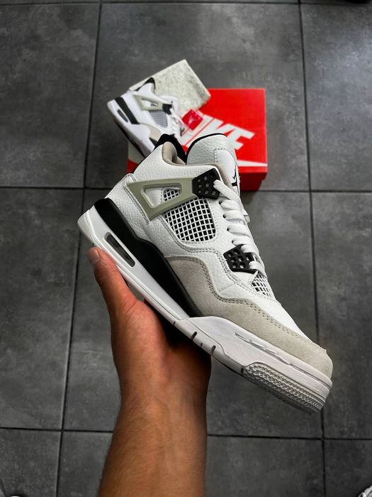 Air Jordan 4 Retro Military Black