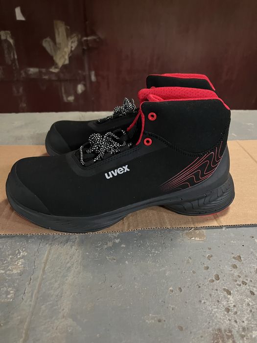Vand bocanci protectie Uvex marimea 42