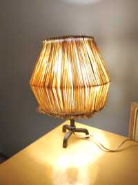 Изключително атрактивна декоративна стара лампа с фин бамбуков абажур