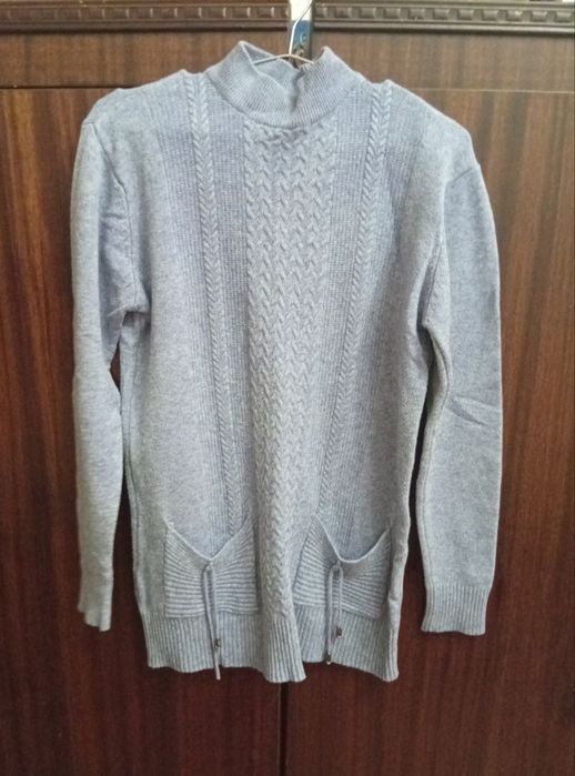 Продам кофту новую из ангорки