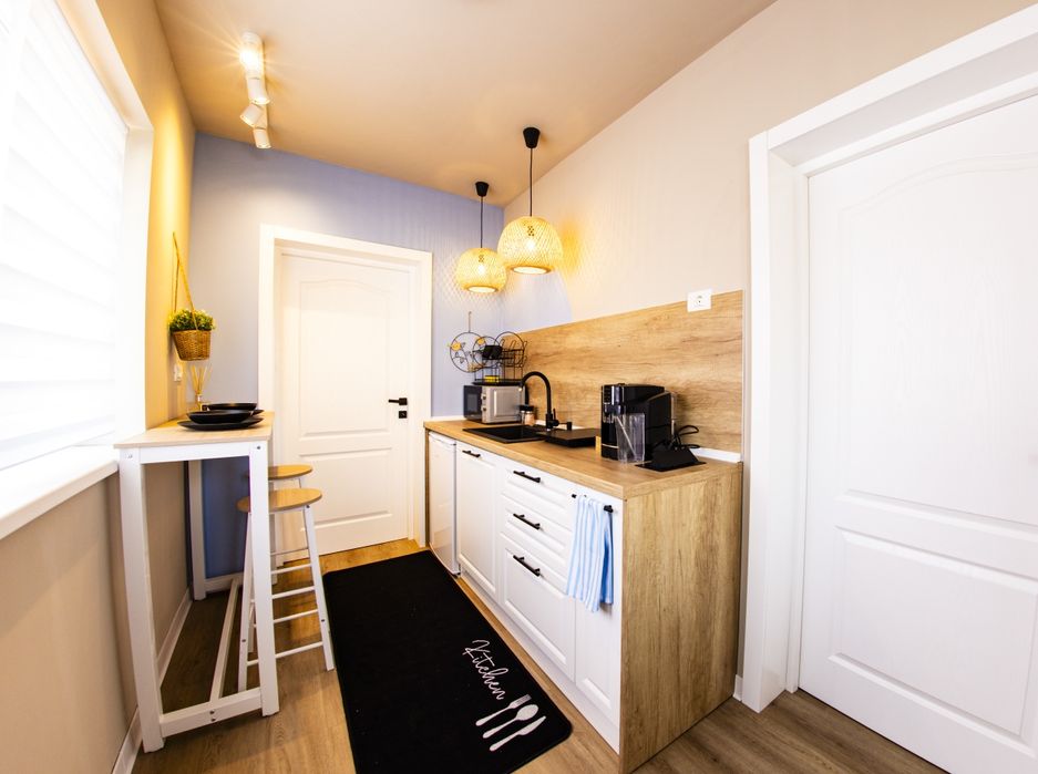 Cazare 1Dec. Vezi parada pe geam