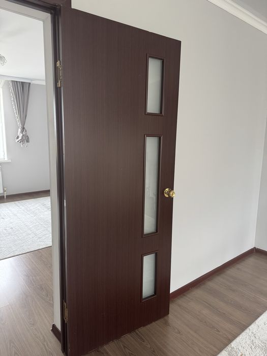Продам межкомнатные двери 80/70