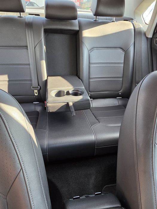 Vand urgent  Passat 2021 .2.0 l TSI BENZINA 190 CAI