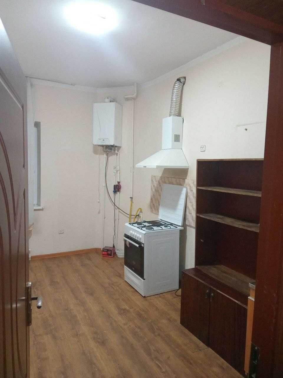 Продаётся 3 комнатная квартира 92кв 1 этаж + подвал 48