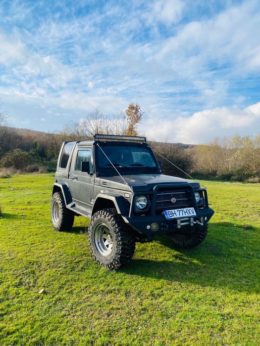 Vând Suzuki Samurai