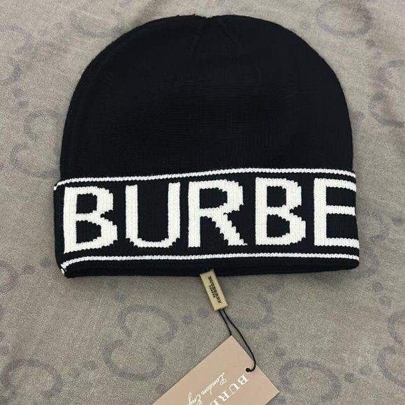 шапка Burberry по низкой цене