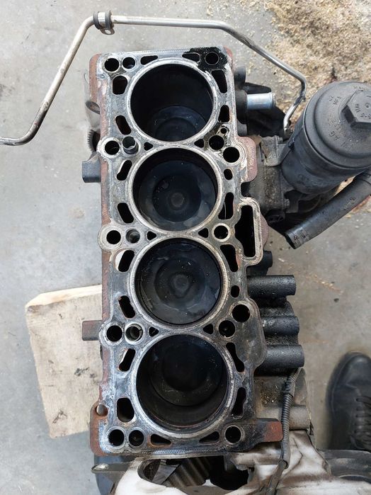 Chiulasa vibrochen pompă ulei Passat B6/CC/A4 B8/A5/A6 2.0D