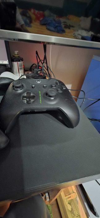 Xbox ONE X de 1 TB, Limited Edition SCORPIO
maneta originala