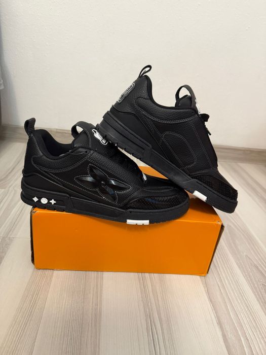louis vuitton sneaker black size 44