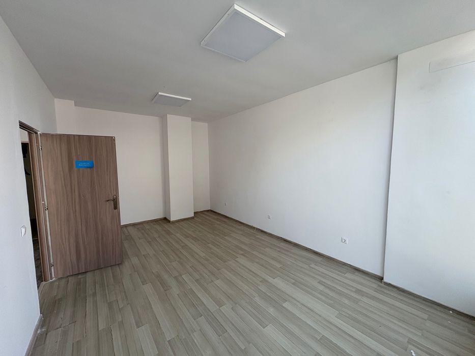 Spațiu comercial de închiriat, 70 mp, parter, Bd. Nicolae Titulescu.