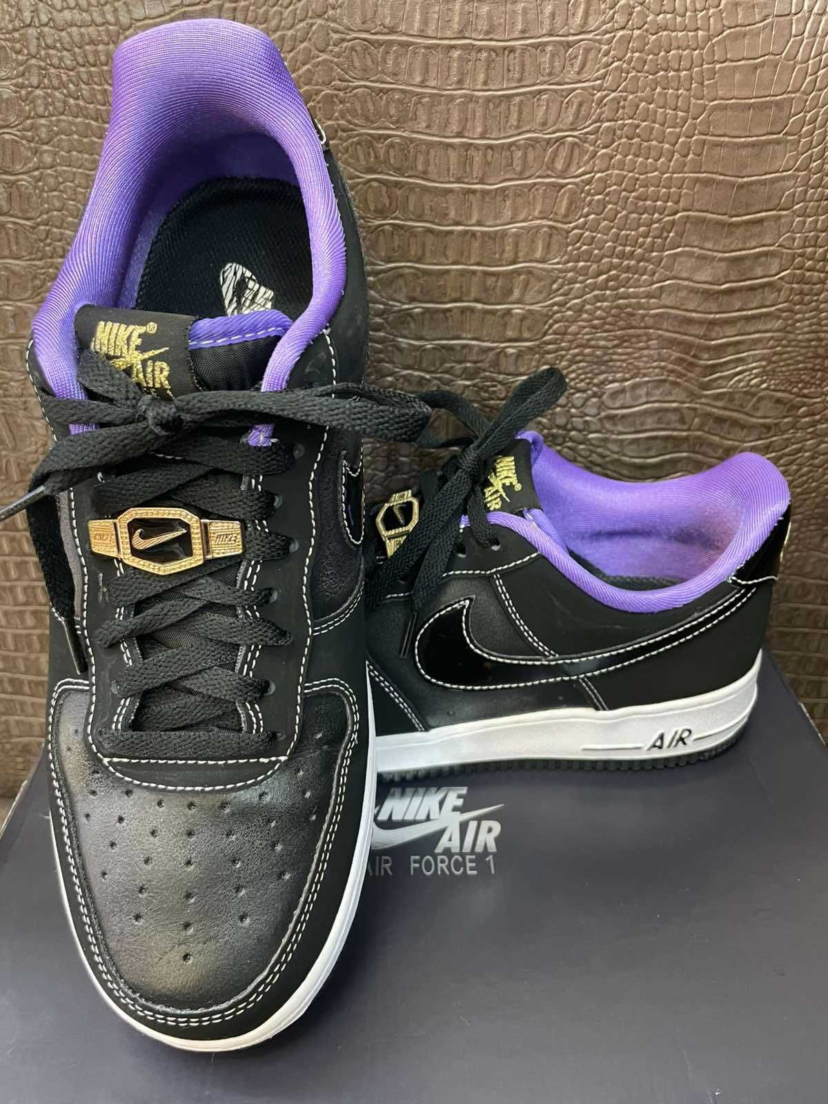 Nike Air Force 1 ’07 LV8 EMB