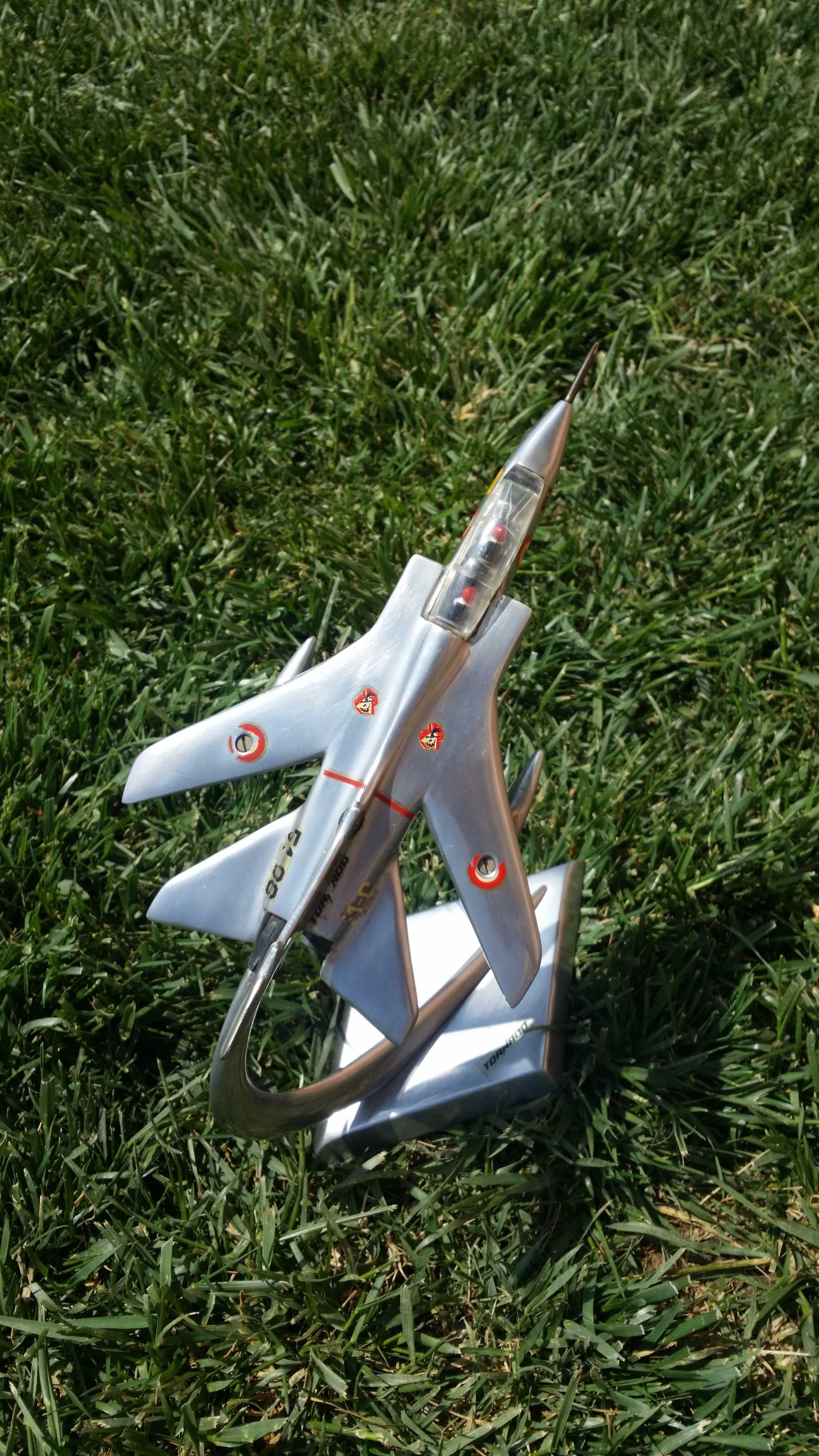Macheta avion metal Tornado - decor