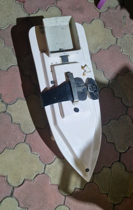 Vaporaș de pescuit prețul este fix