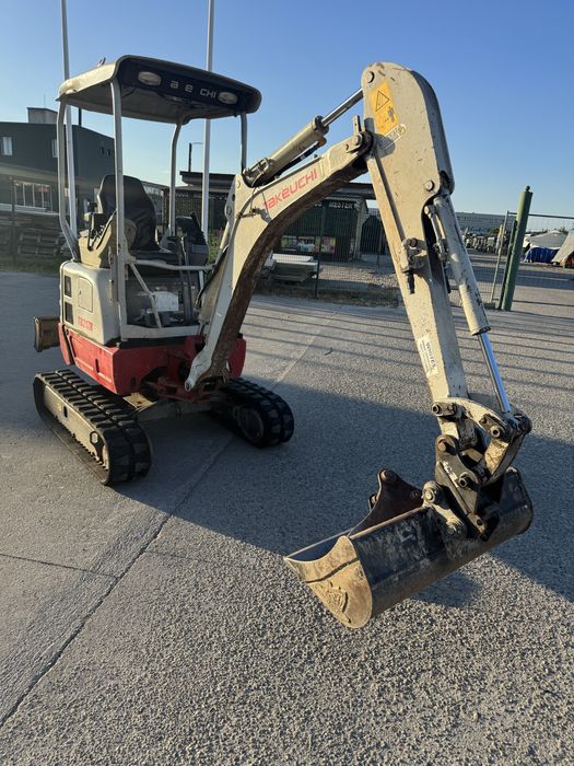 Takeuchi TB217R an 2020 + Dumper 6 t