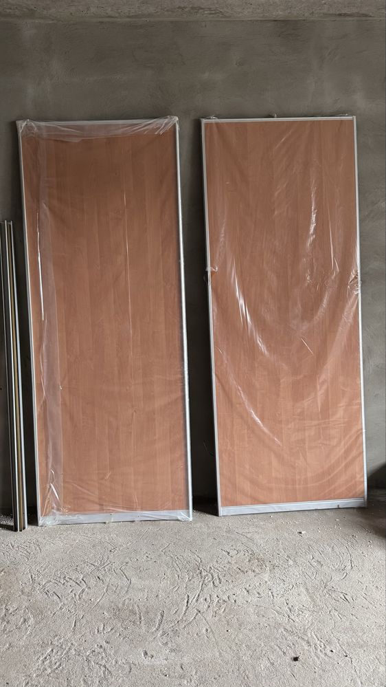 Продам 2 двери от шкафа купе