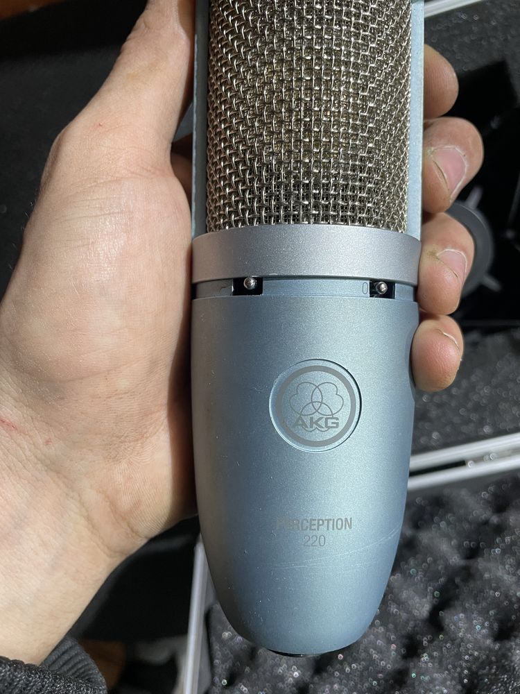 Akg P220 студиен микрофон
