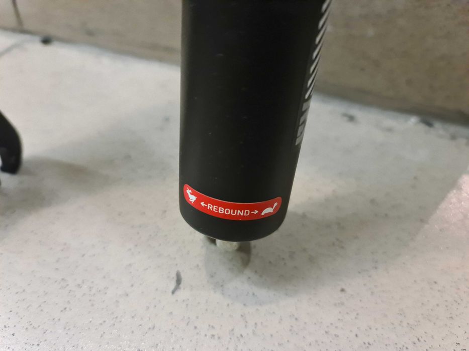 Хидравлична вилка RockShox Tora 302 26" цола - нова