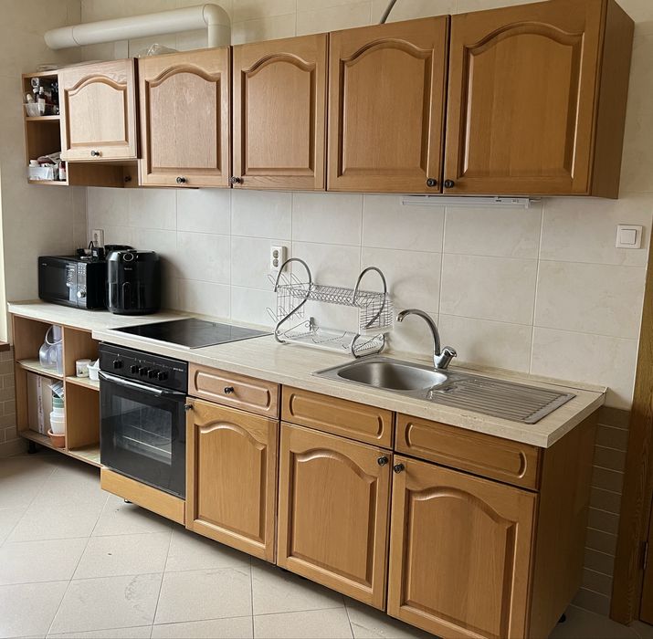 Bucatarie cu usi din lemn masiv Germania