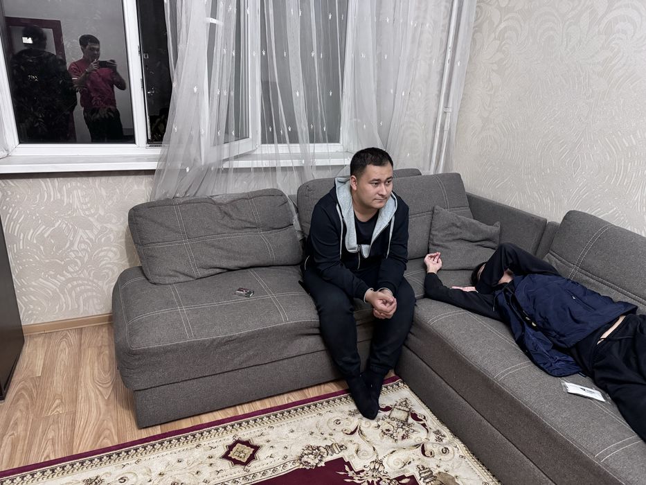 Диван продам срочно до вторника ,торг есть
