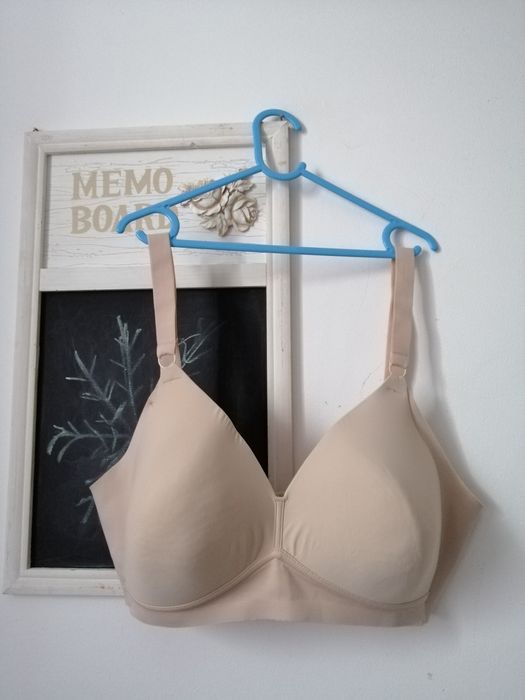 Sutien crem cu efect de miscare Naturana marimea 90 C