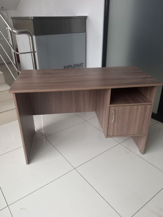 Офисный стол в отличном состоянии