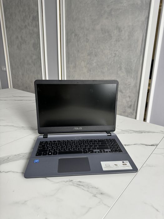 Ноутбук        Asus
