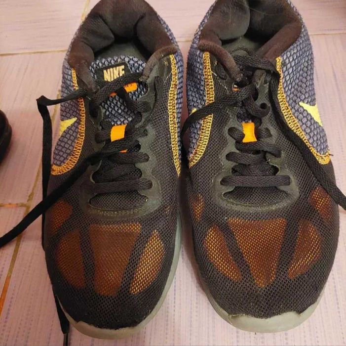 Adidas Nike Revolution unisex in conditii bune  38
