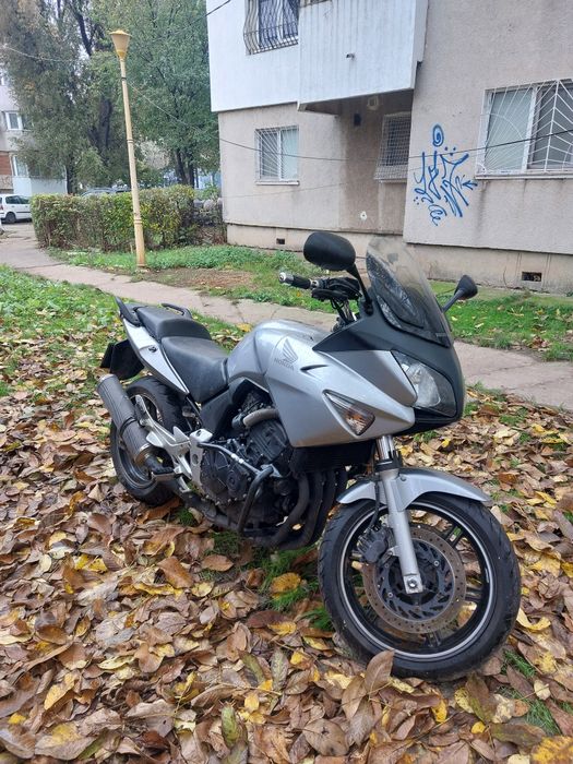 De vânzare/Schimb cu Rulota .  Honda PC38 CBF 600SA /2007 35000 km.