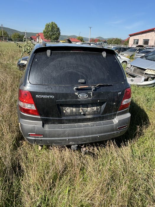 Dezmembrez Renault Megane Scenic 1.5 dCI Kia Sorento 2.5 diesel