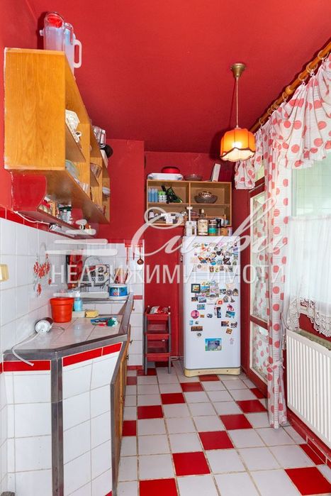 МНОГОСТАЕН апартамент с ТРИ спални - кв. Тракия !