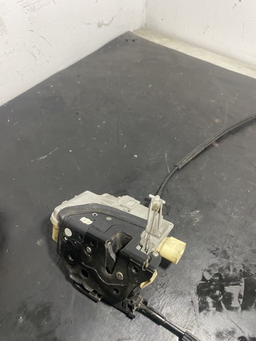 Incuietoare broasca usa stanga fata Audi Q3 8UB 2011-2018 | 3C1837015A