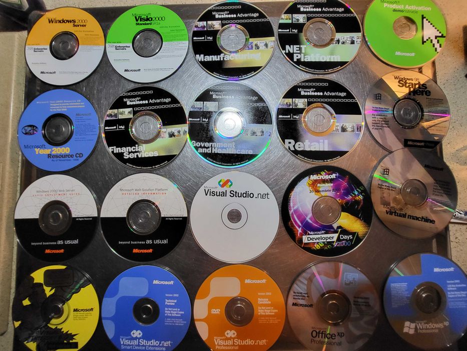 Microsoft colectie cd-uri a anilor 2000 56buc