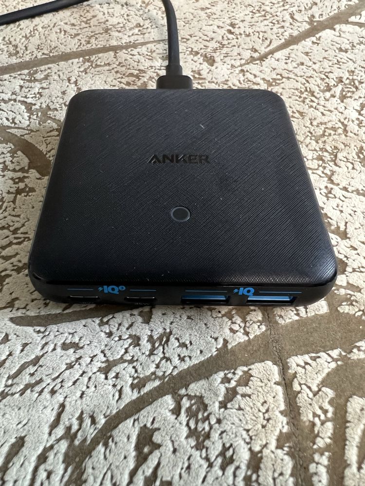 Зарядно Anker 63W
