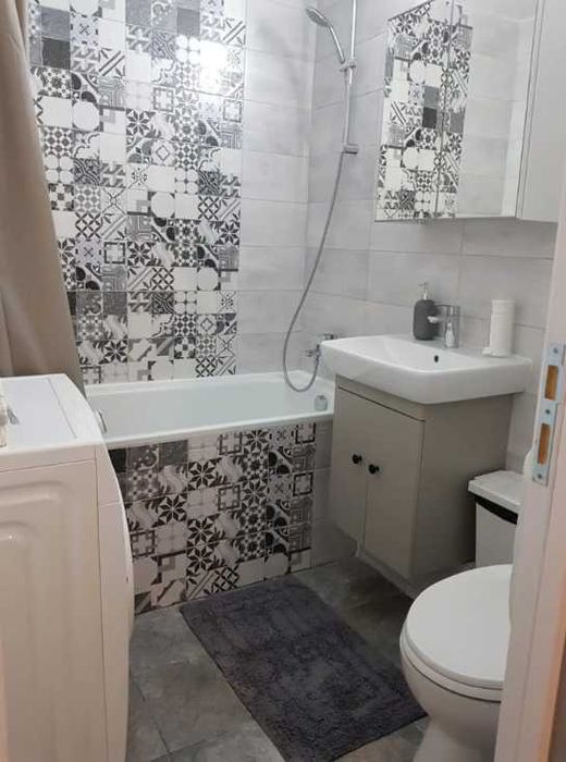 Дава се под наем Двустаен апартамент в Пловдив, Остромила - 70 кв.м за 295.8 € - Снимка #3